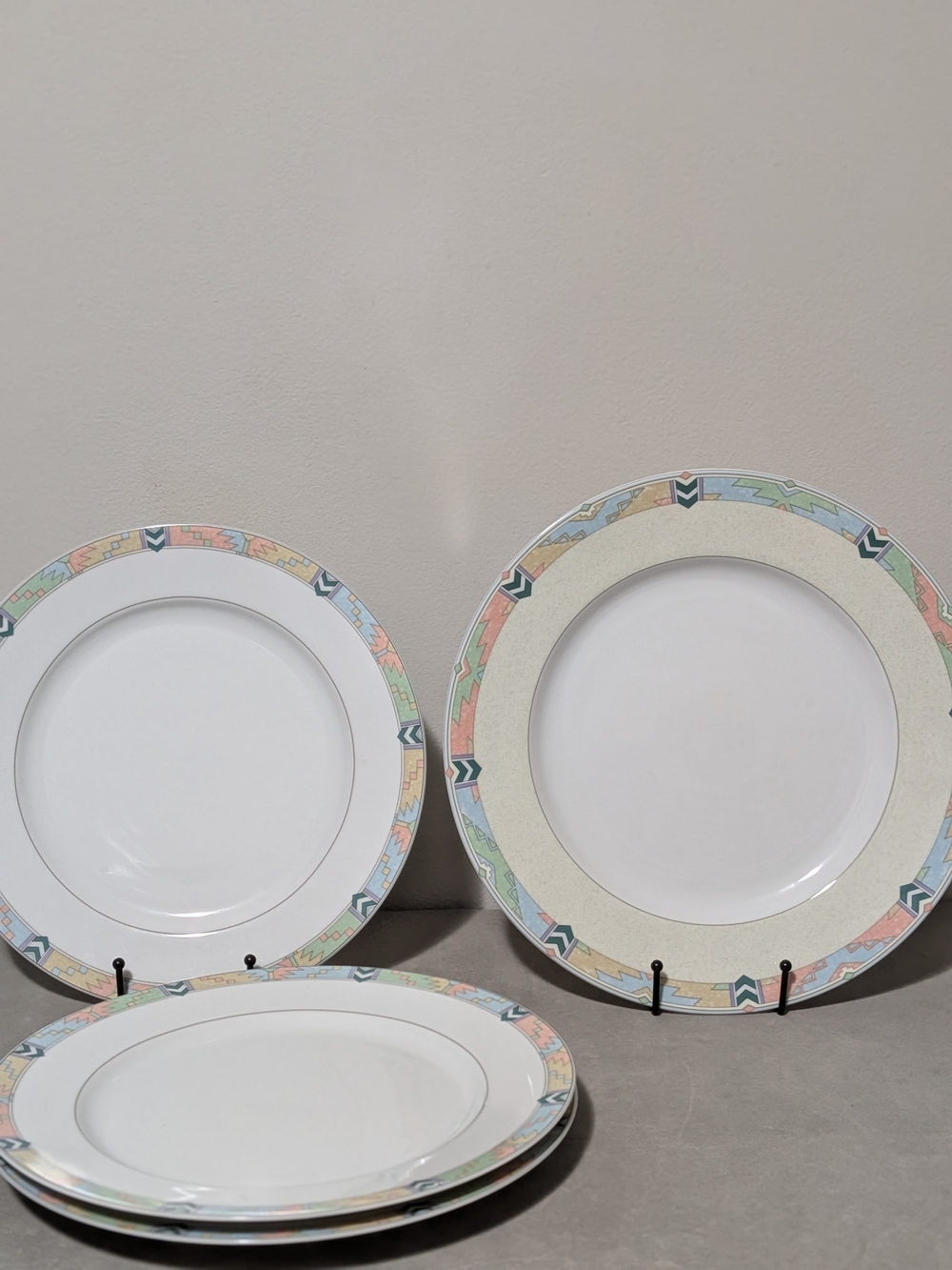 Vintage Desert Crest by Mikasa 3 Dinner Plates 10 3/4" 1 Serving Platter 12"